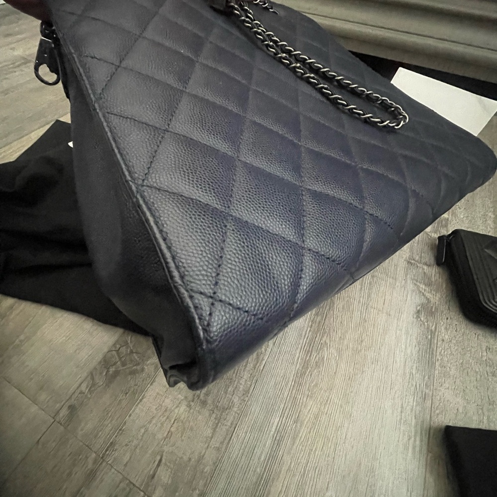 Chanel Dark Blue Quilted Shoulder Bag - Picture 6 of 13
